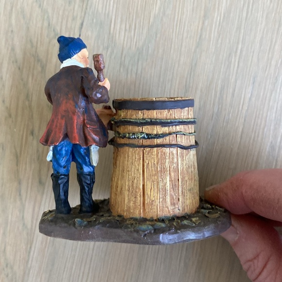 Williamsburg Cooper Making Wooden Barrel - Lang and Wise - Picture 4 of 10